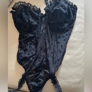 Victoria’s Secret Sexy Black Lace Lingerie with Garters